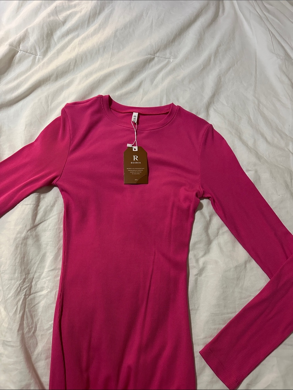 ReoRia Fitted Long-Sleeve Maxi Dress in Hot Pink - Picture 2 of 4